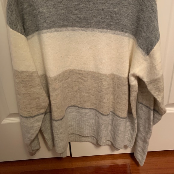 Colour Block Sweater - Picture 2 of 3